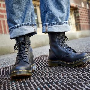 Dr.Martin combat boots, black, lace up, good condition